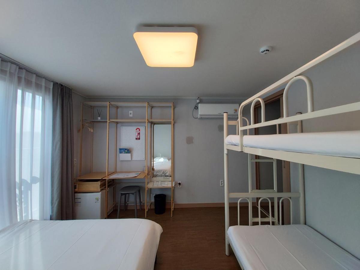 Bed Radio Dongmoon Hotel Jeju Ngoại thất bức ảnh